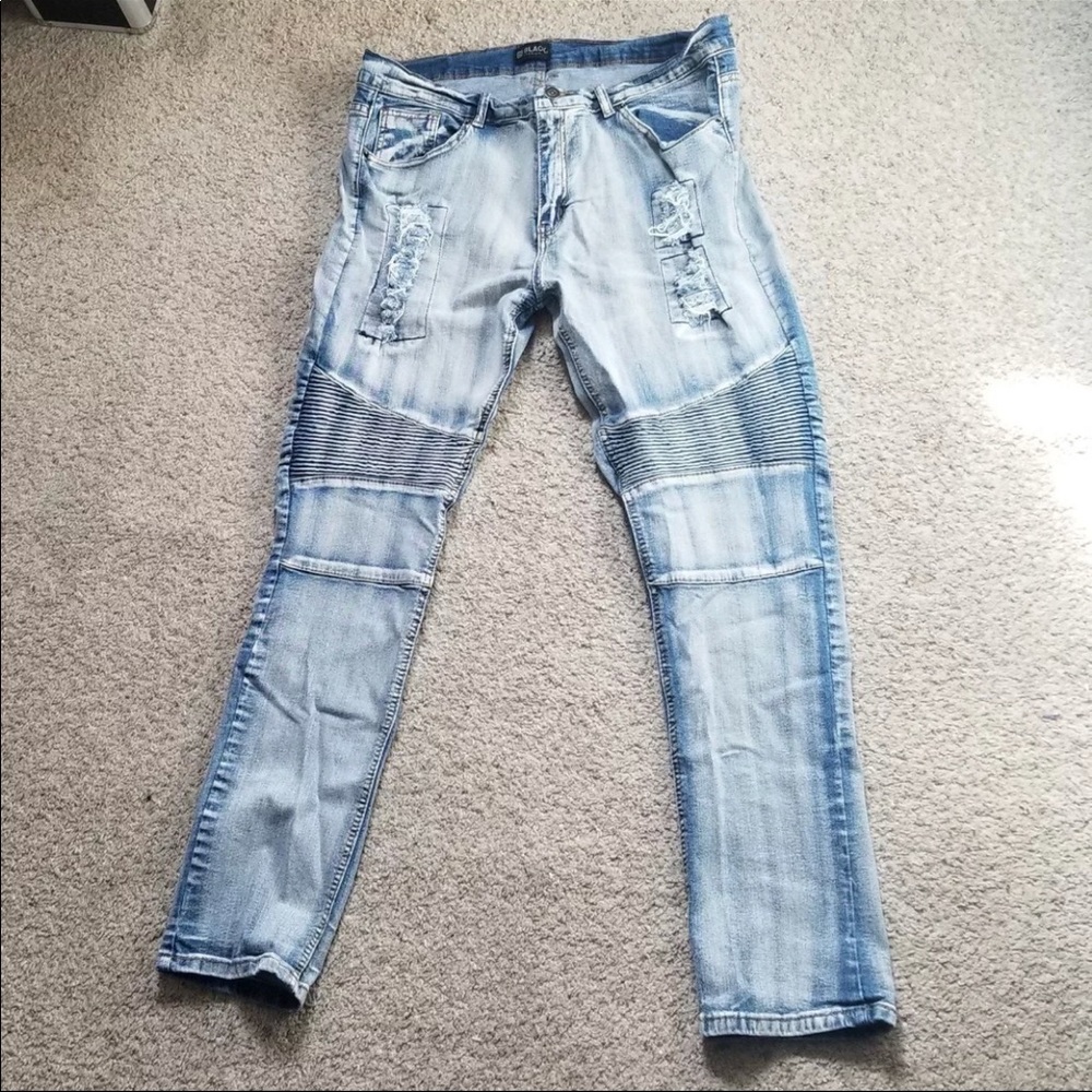 Skinny distressed jeans